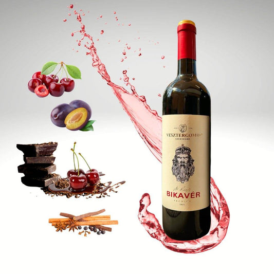 Flasche Vesztergombi St. László Bikavér Rotwein mit Geschmacknoten von Kirschen, Pflaumen, dunkler Schokolade und Gewürzen