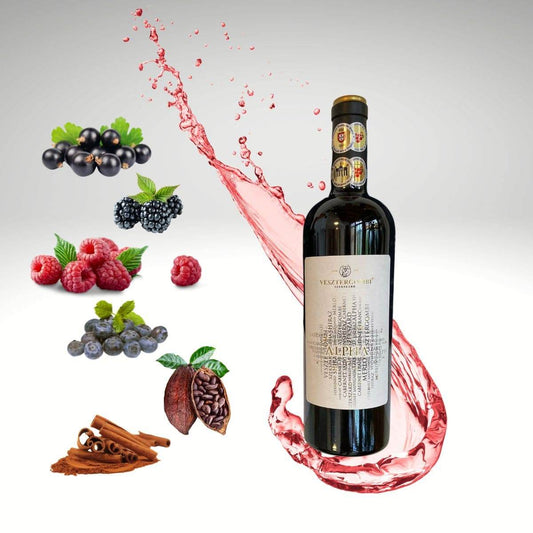 Flasche Vesztergombi Alpha Rotwein mit Geschmacknoten von schwarzen Johannisbeeren, Brombeeren, Himbeeren, Heidelbeeren, Kakao, Gewürze