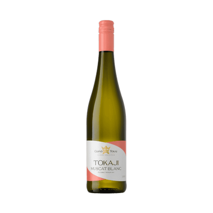 Eine Flasche Tokaji Muscat Blanc mit grünem Glas und korallenfarbenem Verschluss. Das Etikett ist weiss