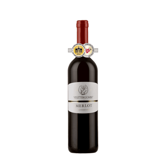 Flasche Vesztergombi Merlot Rotwein mit BRL Gold 2025 Auszeichnung und weißem Etikett