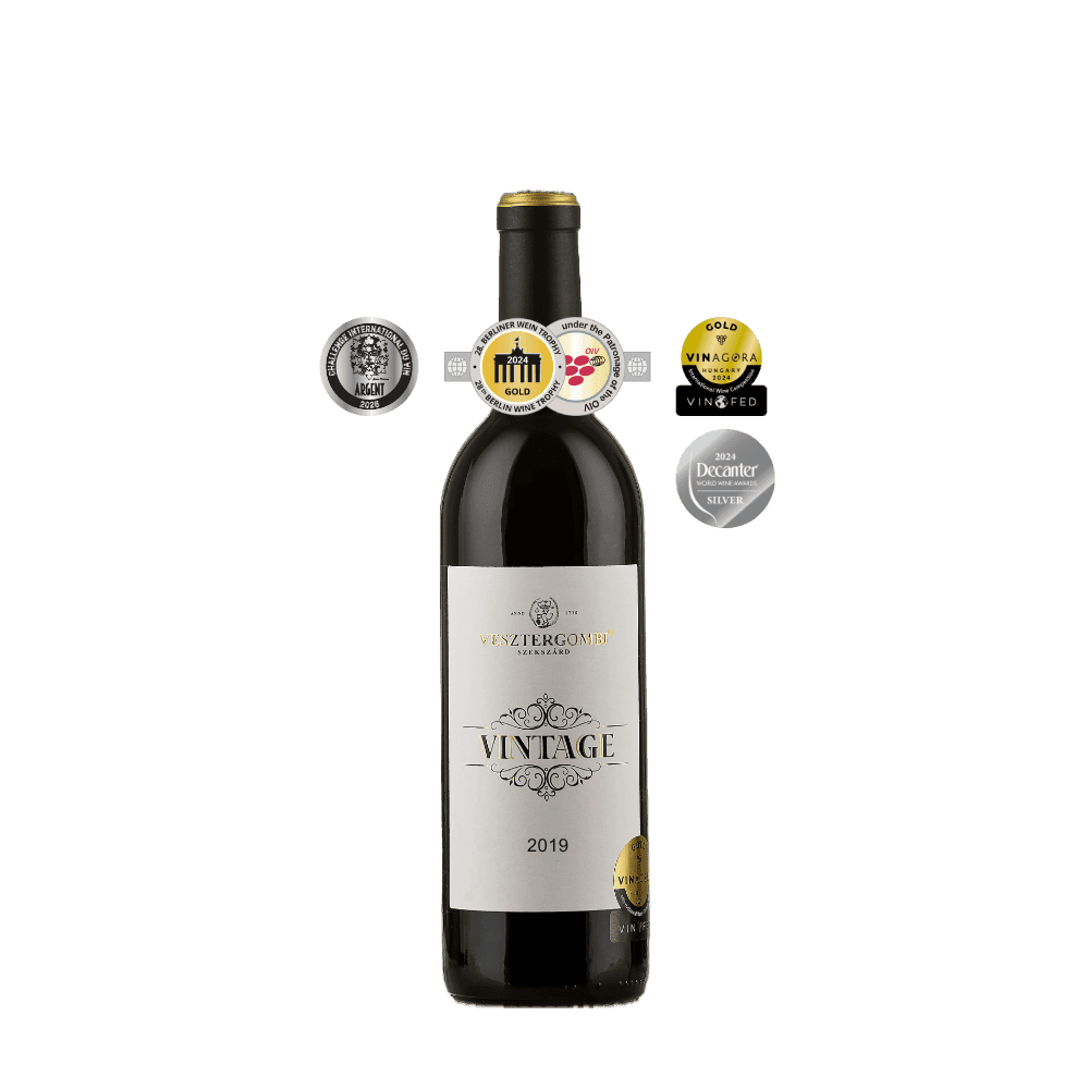 Flasche Vesztergombi Vintage Rotwein 2019 mit Auszeichnungen: Vinagora und Berliner Wein Trophy Gold 2024, Decanter Silber