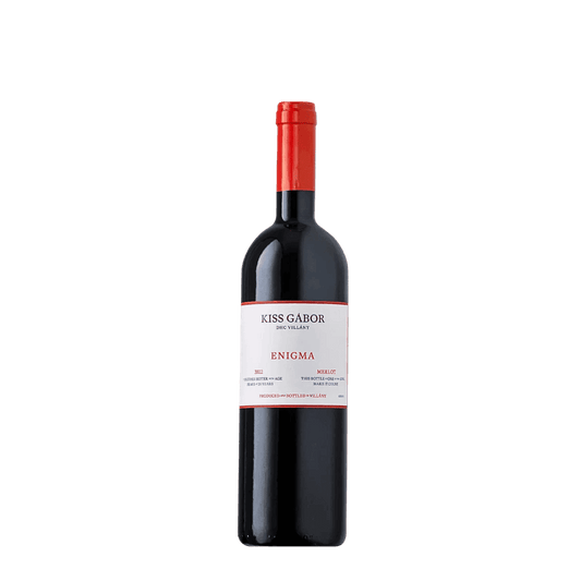 Eine dunkle Weinflasche mit einem roten Korken und einem weissen, eleganten Etikett, "KISS GÁBOR DHC Villany ENIGMA Merlot".