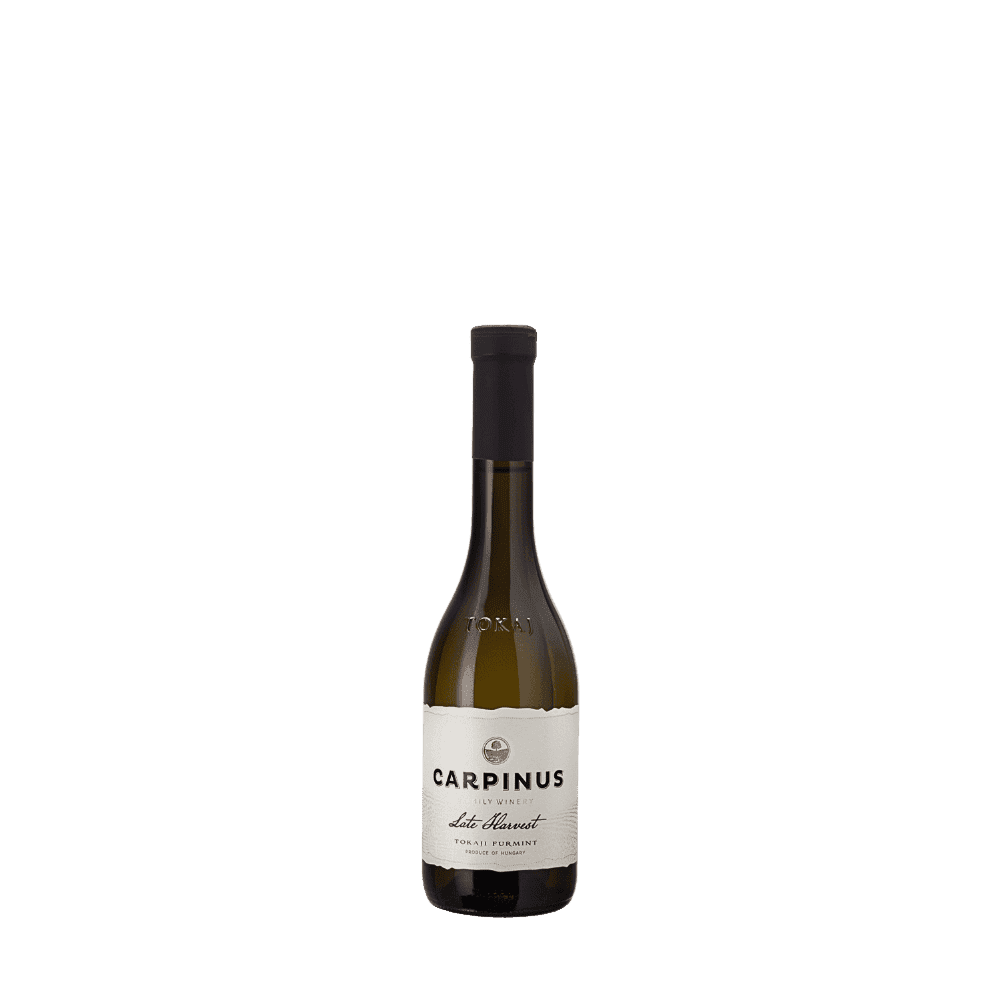Eine Flasche Carpinus Tokaji Furmint Late Harvest mit schwarzem Verschluss und elegantem cremefarbenem Etikett